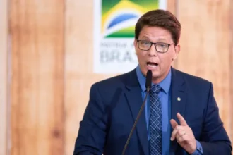 camara-informa-ao-stf-que-viagens-de-mario-frias-ao-exterior-ainda-estao-‘em-apreciacao’
