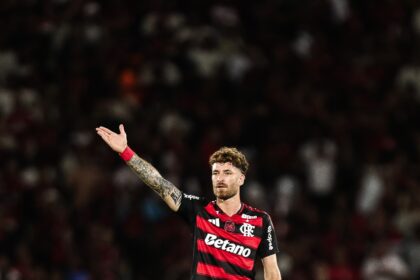leo-pereira-critica-provocacoes-de-jogadores-do-palmeiras-na-vitoria-sobre-o-flamengo:-‘mostra-imaturidade’