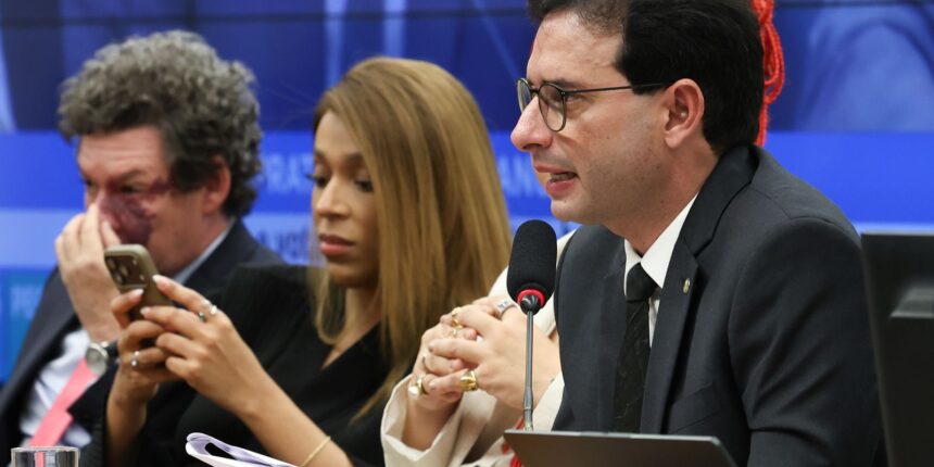 relatorio-de-pec-preve-fim-da-escala-6×1-60-dias-apos-promulgacao