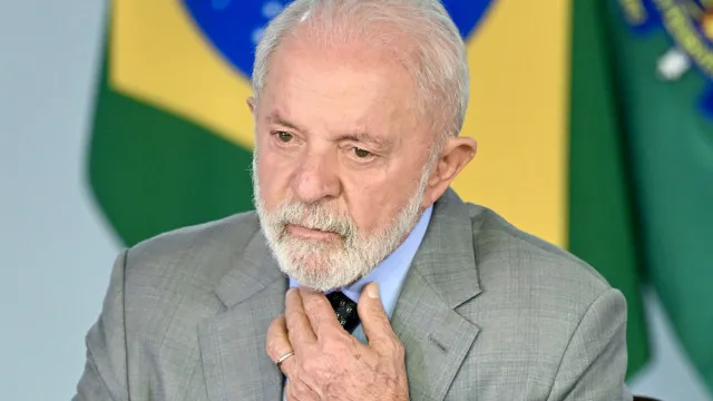 lula-omitiu-ate-de-amigos-que-precisaria-de-radioterapia-e-tenta-mostrar-vitalidade-para-eleicao