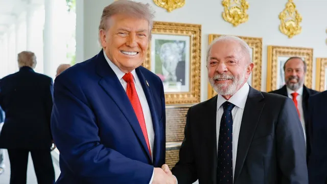 trump-fez-elogio-a-lula-em-encontro-com-flavio-bolsonaro-na-casa-branca