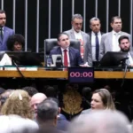 camara-aprova-em-primeiro-turno-pec-que-acaba-com-escala-6×1-e-reduz-jornada-para-40-horas
