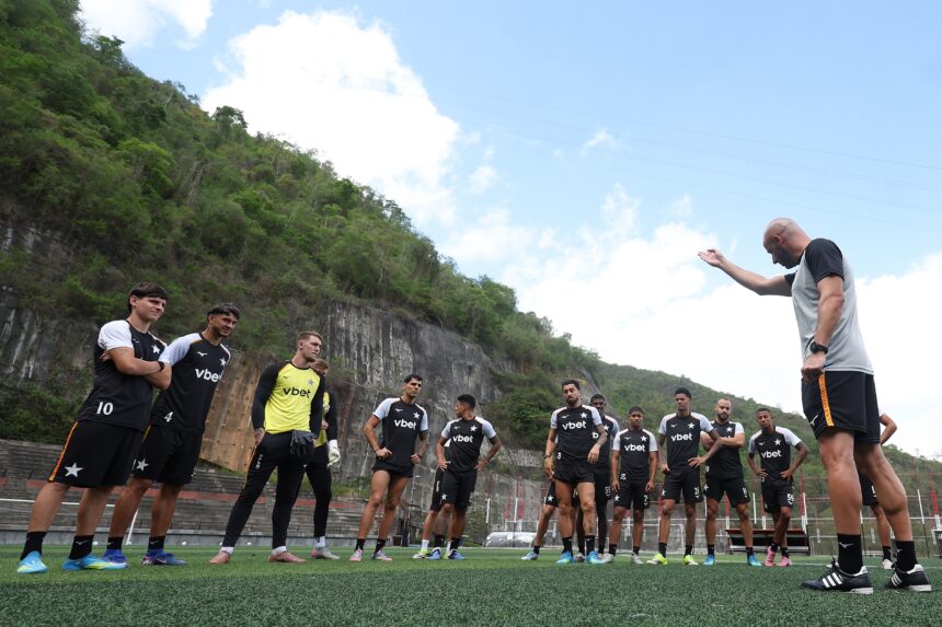 botafogo-enfrenta-o-bahia-antes-de-‘ferias’-com-bastidores-agitados-por-venda-da-saf