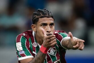fluminense-abre-placar-com-john-kennedy,-mas-gol-de-falta-decreta-empate-diante-do-cruzeiro