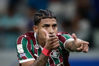 fluminense-abre-placar-com-john-kennedy,-mas-gol-de-falta-decreta-empate-diante-do-cruzeiro