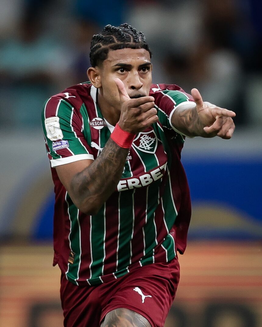 fluminense-abre-placar-com-john-kennedy,-mas-gol-de-falta-decreta-empate-diante-do-cruzeiro