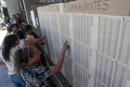 petro-e-aliado-rejeitam-resultado-do-1o-turno-na-colombia