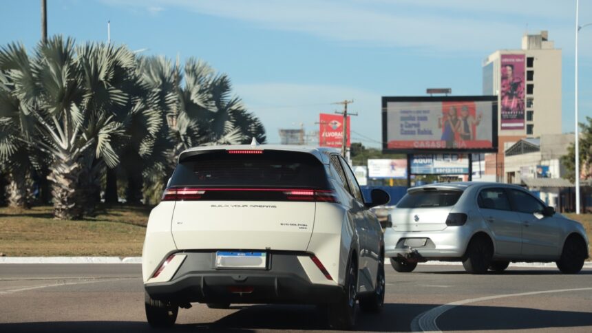 detran-to-faz-alerta-para-cuidados-com-carros-eletricos-e-hibridos-no-transito