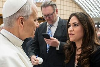 papa-nomeia-primeira-mulher-para-liderar-comunicacoes-do-vaticano