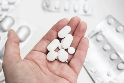 anvisa-suspende-lotes-de-medicamentos-para-controle-de-pressao-e-para-cancer;-entenda