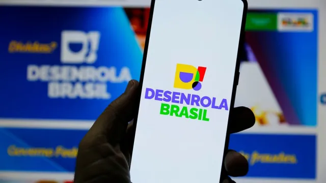 com-novo-desenrola,-divida-original-das-familias-caiu-de-r$-20-bi-para-r$-3-bi,-diz-ministra