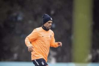 apos-lesao-de-arrascaeta,-flamengo-diz-que-responsabilidade-por-convocados-e-das-selecoes