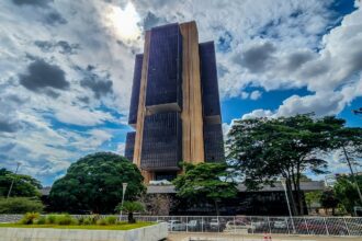 pec-no-senado-facilita-cooptacao-do-banco-central,-dizem-economistas