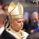 casos-de-abuso-sexual-ainda-sao-ferida-aberta,-diz-papa-leao-14-ao-chegar-a-espanha