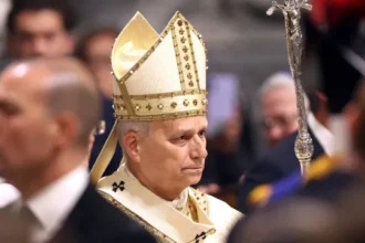 casos-de-abuso-sexual-ainda-sao-ferida-aberta,-diz-papa-leao-14-ao-chegar-a-espanha