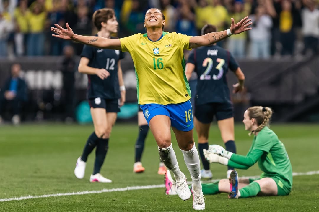 bia-zaneratto-celebra-gols-palmeirenses-em-vitoria-e-revela-conselho-a-taina:-‘mais-dificil-que-chegar-aqui-e-ficar’