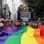 parada-lgbt+-reforca-distancia-da-direita-e-contrasta-com-marcha-para-jesus