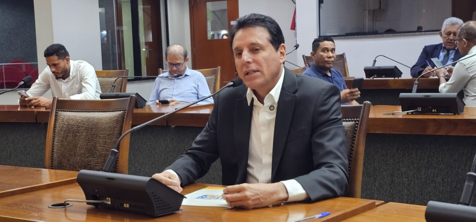 deputado-nilton-franco-solicita-instalacao-de-nucleo-de-tratamento-para-autistas-em-paraiso
