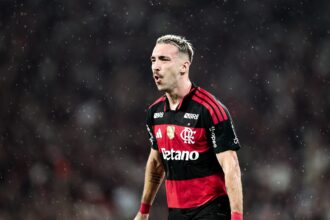 jogadores-do-flamengo-antecipam-retorno-ao-ninho-do-urubu-durante-ferias-para-sequencia-de-tratamentos