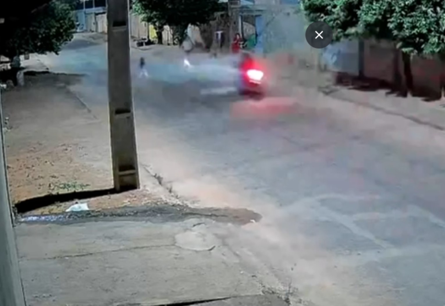mae-tenta-salvar-filho-de-atropelamento-e-e-atingida-por-motocicleta-no-to;