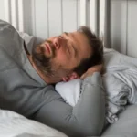 veja-o-que-acontece-com-seu-corpo-ao-dormir-do-lado-esquerdo