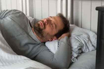 veja-o-que-acontece-com-seu-corpo-ao-dormir-do-lado-esquerdo
