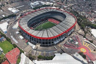 remodelado-por-reforma-de-r$-1-bilhao,-azteca-se-torna-primeiro-estadio-a-receber-tres-aberturas-de-copa-do-mundo