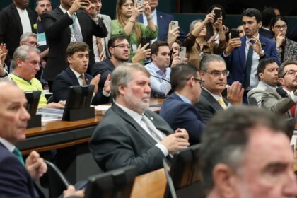 ccj-da-camara-aprova-pec-que-reduz-maioridade-penal-de-18-para-16-anos