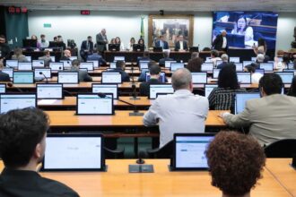 ccj-da-camara-aprova-pec-que-reduz-maioridade-penal-para-16-anos