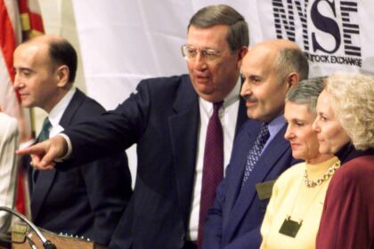 morre-lee-r.-raymond,-ceo-que-transformou-exxon-mobil-em-gigante-do-petroleo