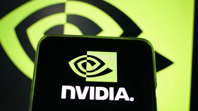 tendencia-e-de-custos-de-ia-cairem-com-aumento-de-modelos,-afirma-diretor-da-nvidia