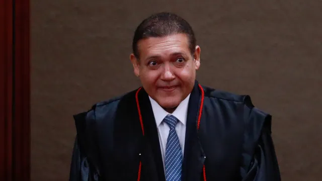 bolsonaristas-mudam-posicionamento-sobre-liberdade-de-expressao-apos-kassio-censurar-pesquisa