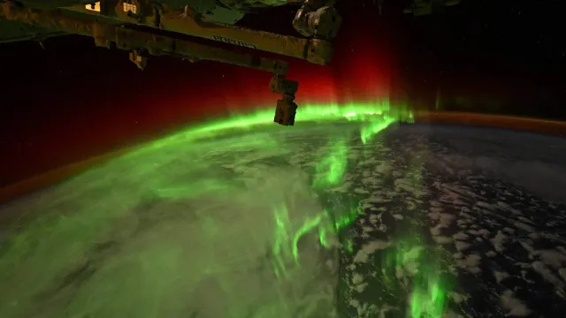 depois-de-susto-na-estacao-espacial,-astronauta-faz-imagens-de-aurora