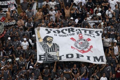 socrates,-idolo-do-corinthians-e-da-selecao,-recebe-honraria-na-alesp