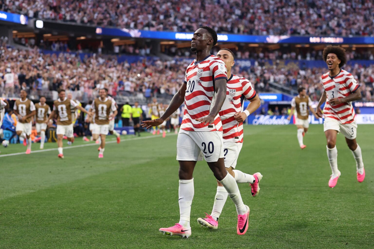 estados-unidos-impressionam-com-noite-inspirada-de-balogun-em-estreia-contra-o-paraguai-na-copa-do-mundo
