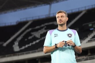 ex-botafogo,-martin-anselmi-e-anunciado-como-novo-tecnico-do-elche,-da-espanha