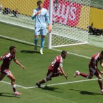 catar-pune-suica-nos-acrescimos-e-busca-empate-com-gol-heroico-de-cabeca