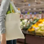 lavar-nao-basta:-o-que-ninguem-te-conta-sobre-o-alimento-que-voce-compra