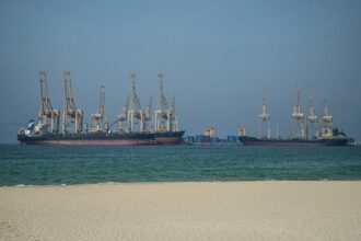 eua-e-ira-fecham-acordo-para-o-fim-da-guerra,-e-preco-do-petroleo-cai