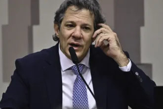 haddad-critica-sigilo-de-100-anos-em-contrato-do-metro-de-sp-e-privatizacoes-de-tarcisio