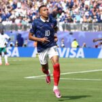 ‘jogo-para-fazer-historia-pelo-meu-pais’,-afirma-mbappe-apos-tornar-se-o-maior-artilheiro-da-historia-da-selecao-francesa
