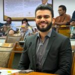 pl-de-leo-barbosa-visa-criacao-de-programa-itinerante-de-cinema,-leitura-e-cultura-no-to