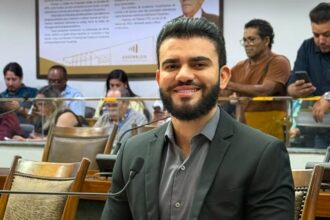 pl-de-leo-barbosa-visa-criacao-de-programa-itinerante-de-cinema,-leitura-e-cultura-no-to