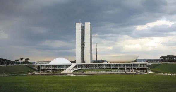congresso-avalia-veto-a-pl-que-institui-idade-maxima-para-ingresso-na-pm-e-bombeiros