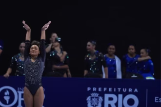 brasil-fica-com-a-prata-por-equipes-no-pan-americano-de-ginastica-e-rebeca,-de-volta-as-competicoes,-avanca-a-final-do-salto