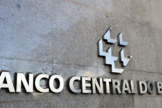 copom-reduz-taxa-selic-para-14,25%-ao-ano