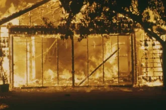 incendio-atinge-casas-em-paraisopolis,-na-zona-sul-de-sao-paulo