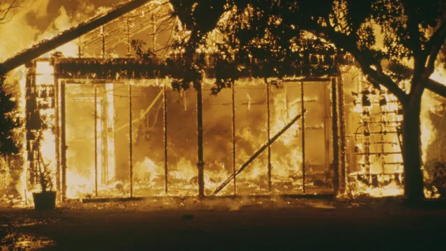 incendio-atinge-casas-em-paraisopolis,-na-zona-sul-de-sao-paulo