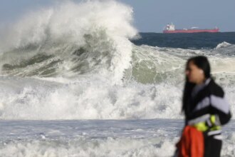 rio-entra-em-alerta-para-ressaca-e-ondas-de-ate-2,5-metros