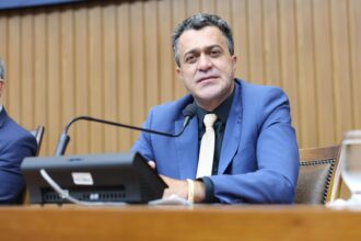 deputado-luciano-vota-a-favor-dos-servidores-do-estado-e-ajuda-a-garantir-indenizacoes